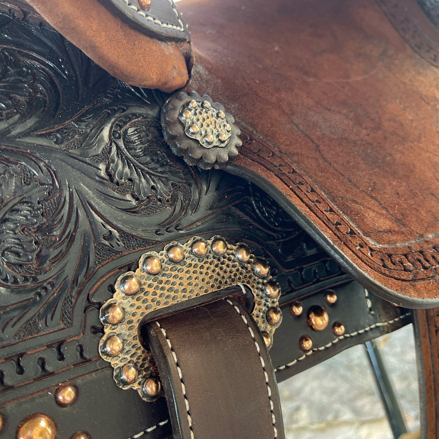 SD-4 Mini Oak Barrel Saddle