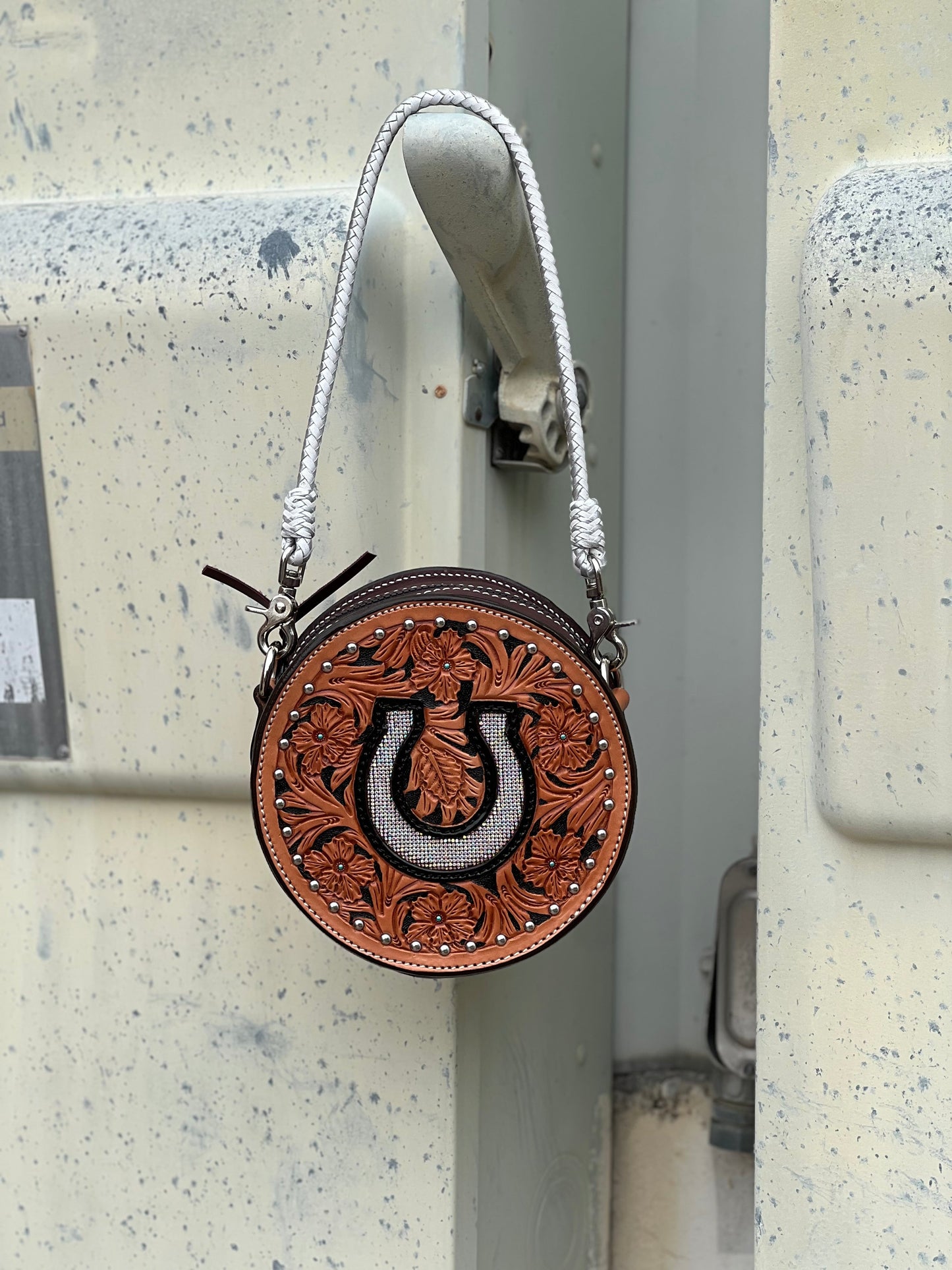 8" Canteen- Horse Shoe