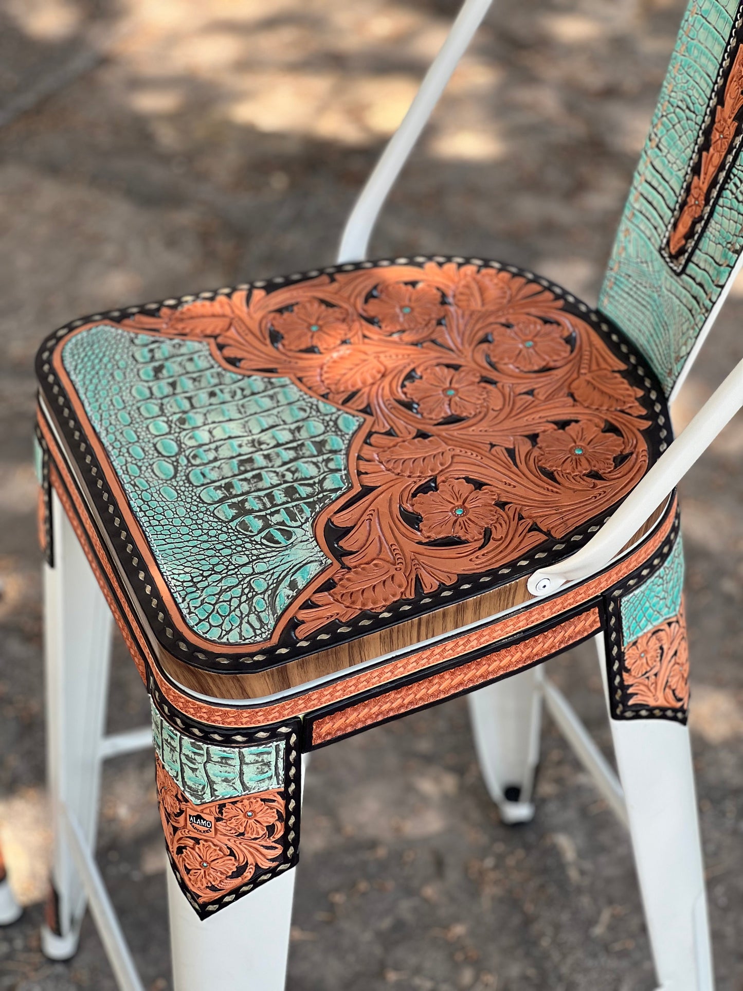 (STOCK) SET OF 2 30" THE TURQUOISE GATOR w/ Tall Back in WHITE