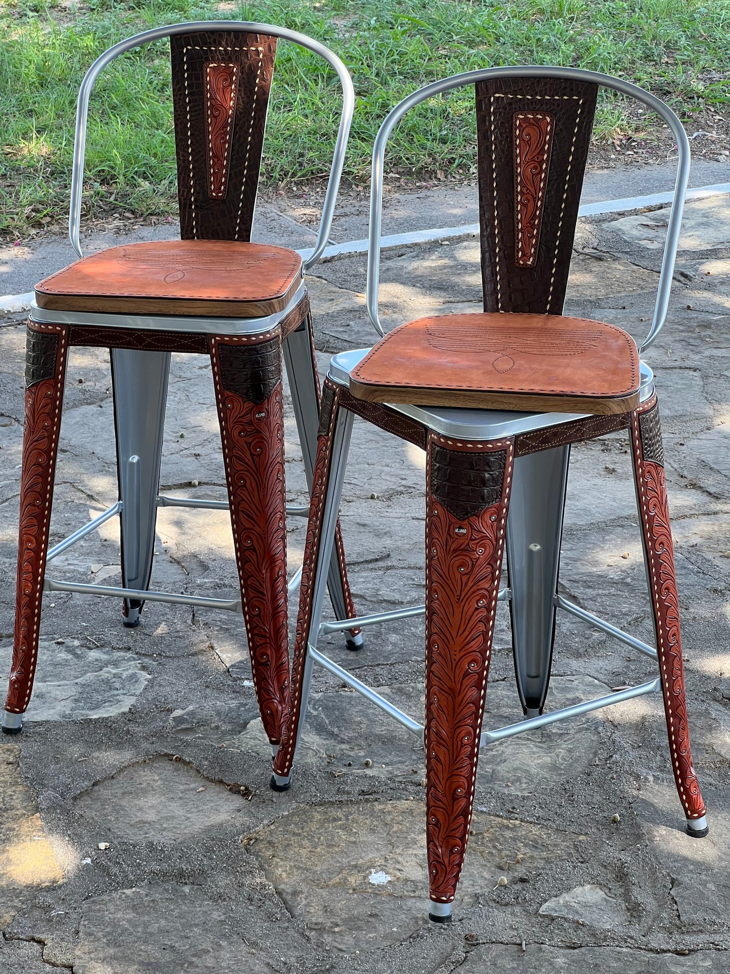 (STOCK) SET OF 2 26" THE CHCOLATE PAISLEY GATOR w/ Tall Back in GUNMETAL