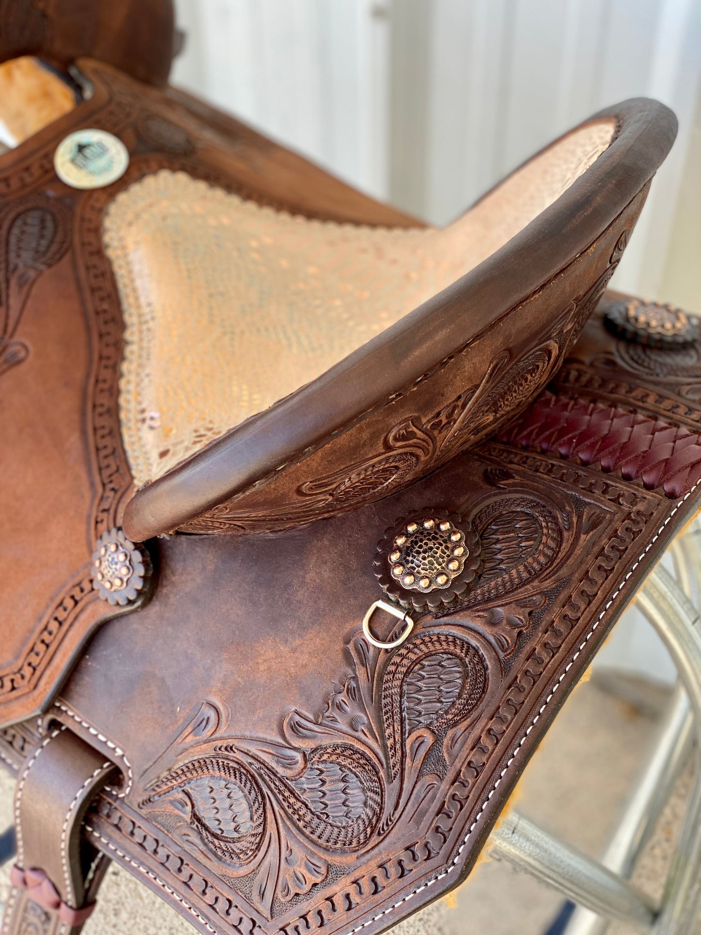 Medusa Barrel Saddle