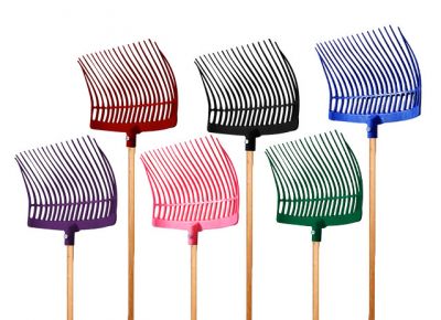 Showman™ 18-Tine Durable Plastic Stall Fork with Rounded Basket