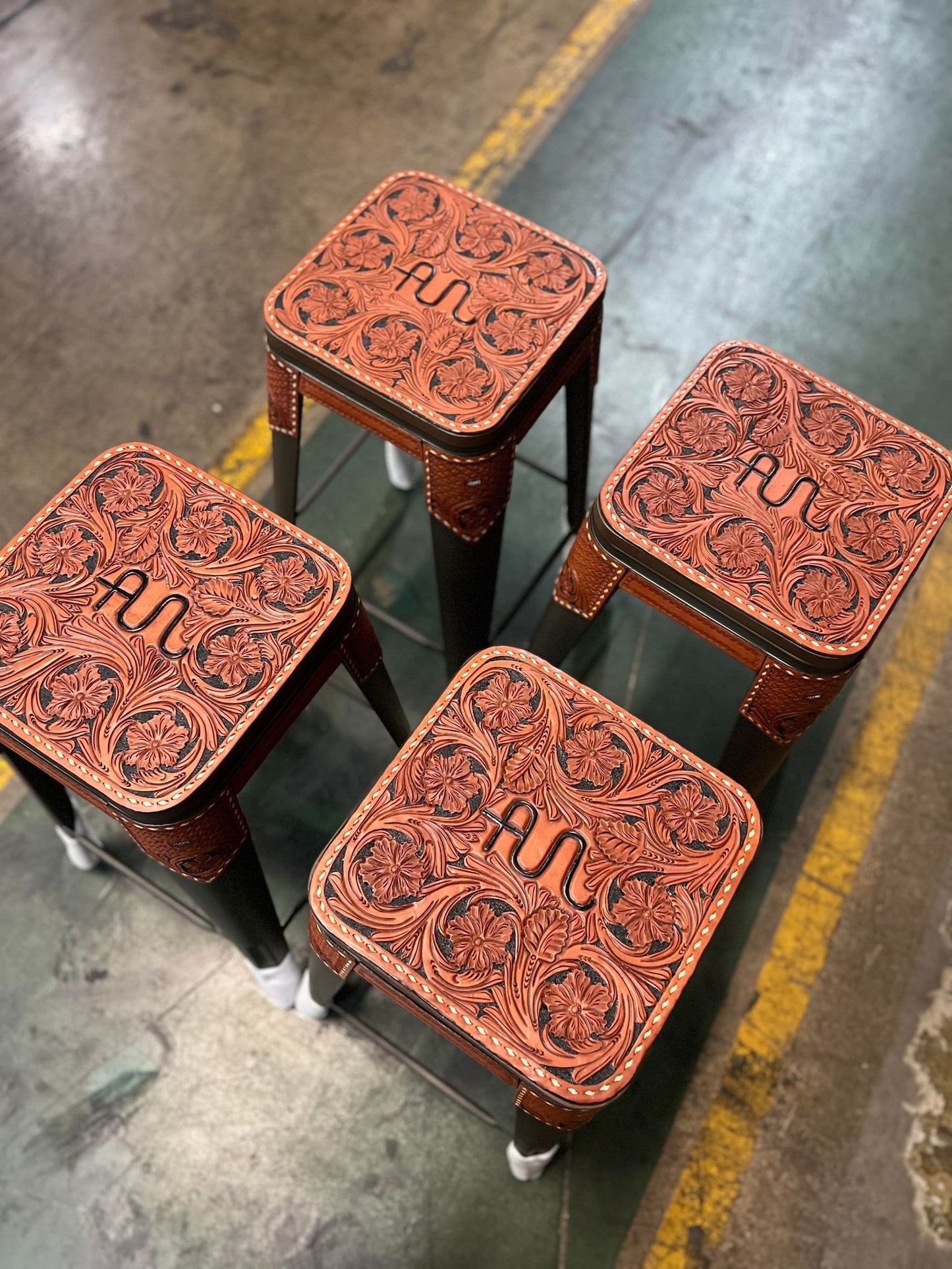 (PRE-ORDER) Wild Rose Bar stools W/ No Back