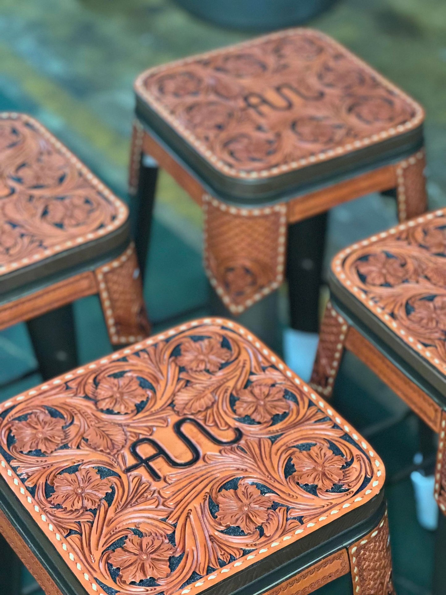 (PRE-ORDER) Wild Rose Bar stools W/ No Back