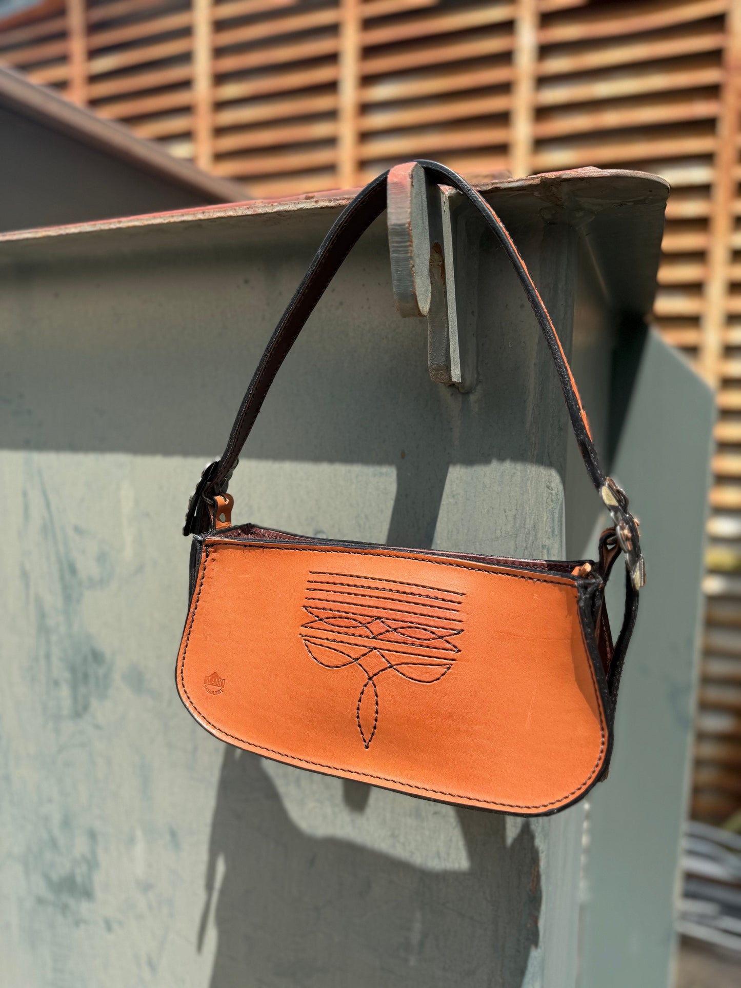 Buckle Bags - El Pinto