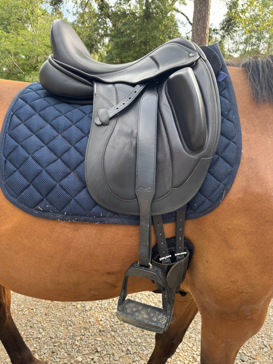 Stability Stirrup Leathers with Security Stirrup Latch