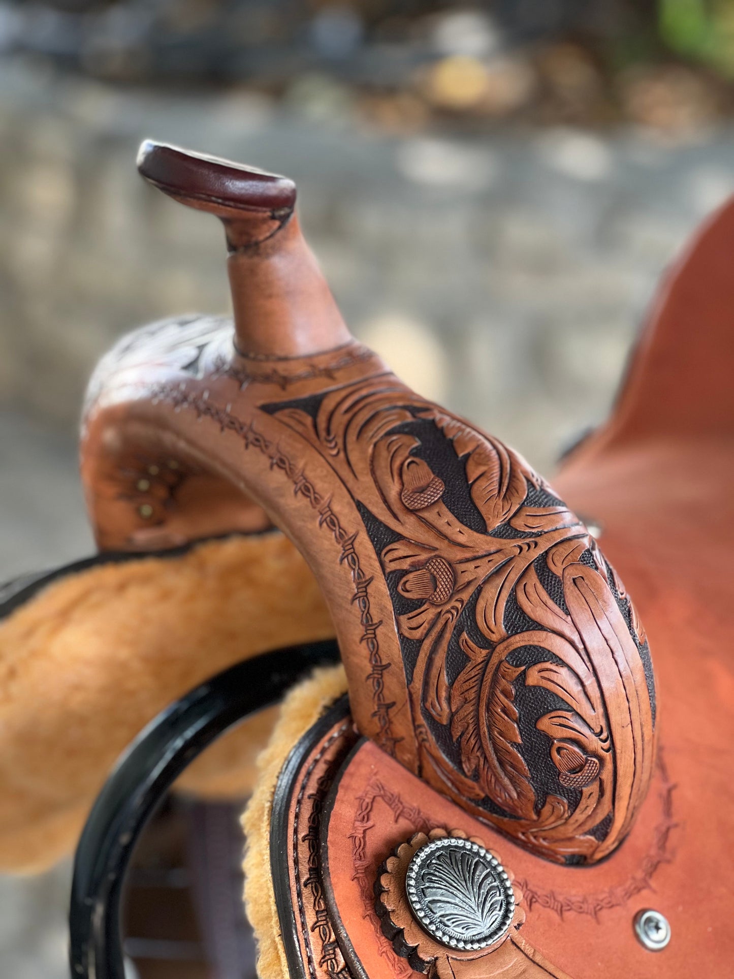 15" Cowboy Feather Barrel Saddle