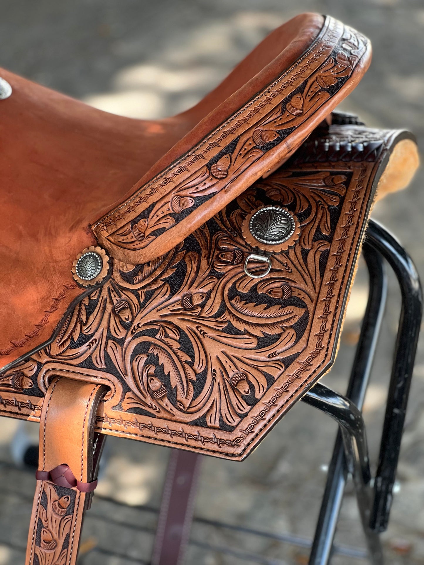 15" Cowboy Feather Barrel Saddle