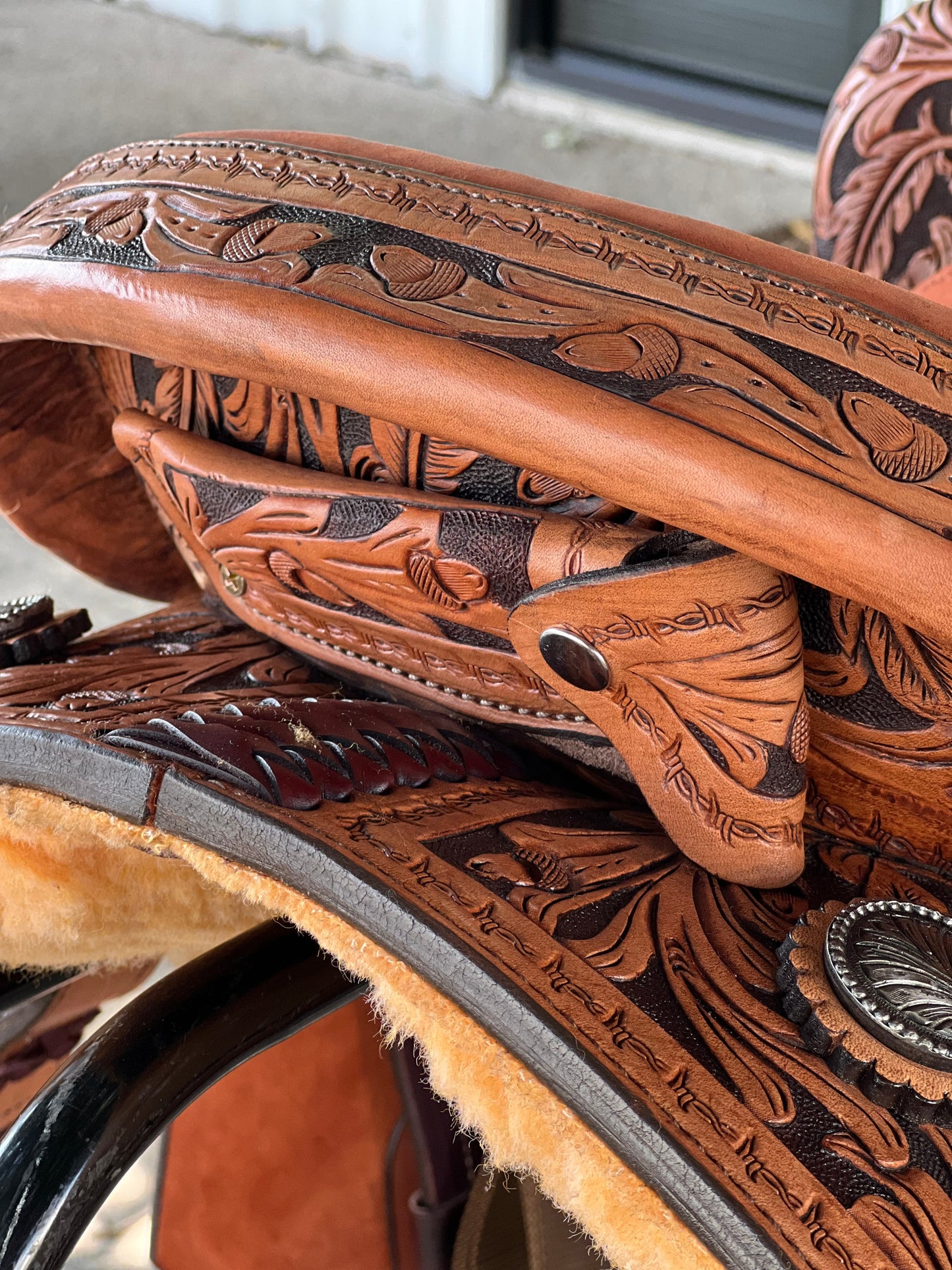15" Cowboy Feather Barrel Saddle