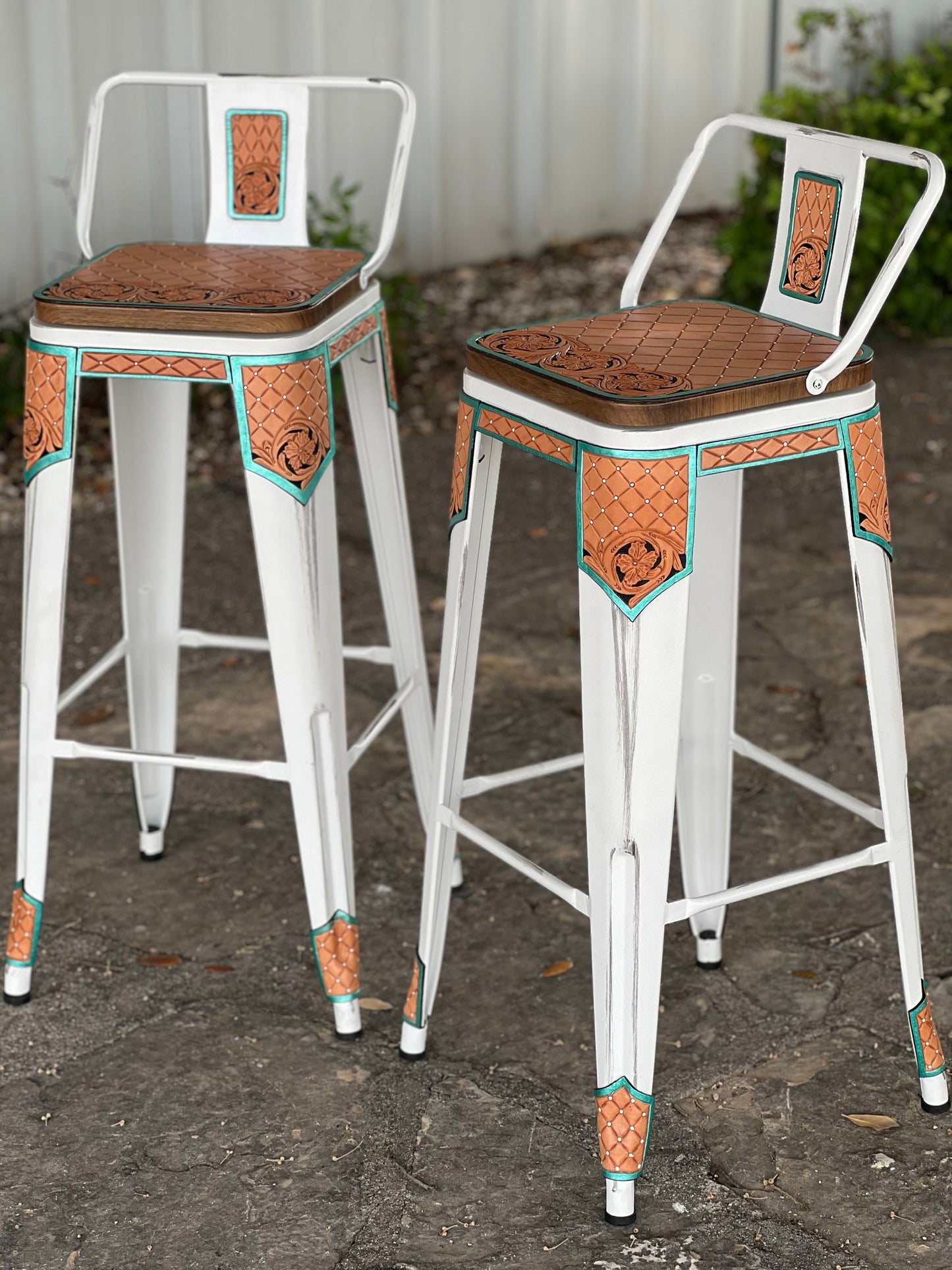 (PRE-ORDER) EL PINTO Barstools w/ Short back