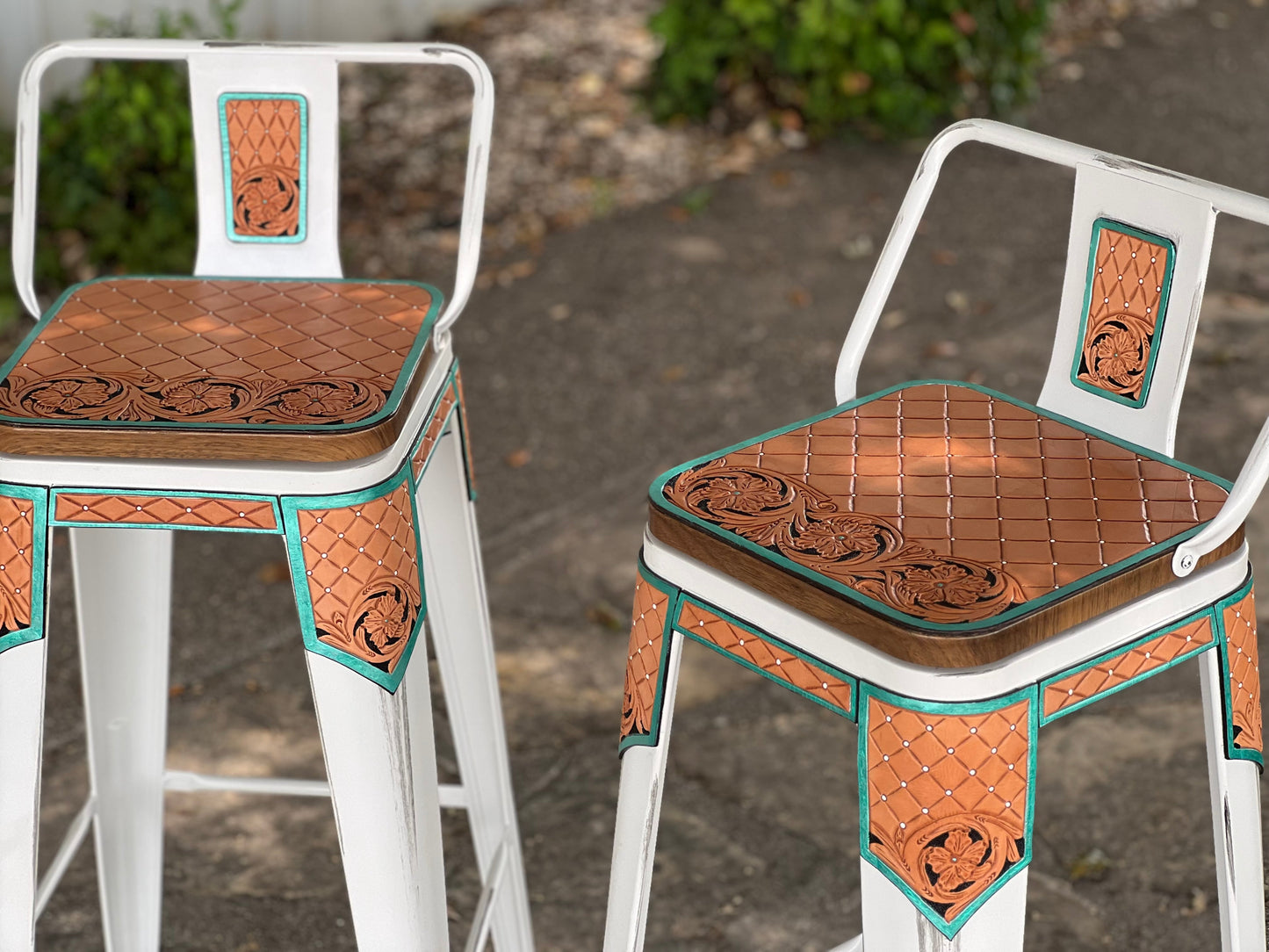 (PRE-ORDER) EL PINTO Barstools w/ Short back