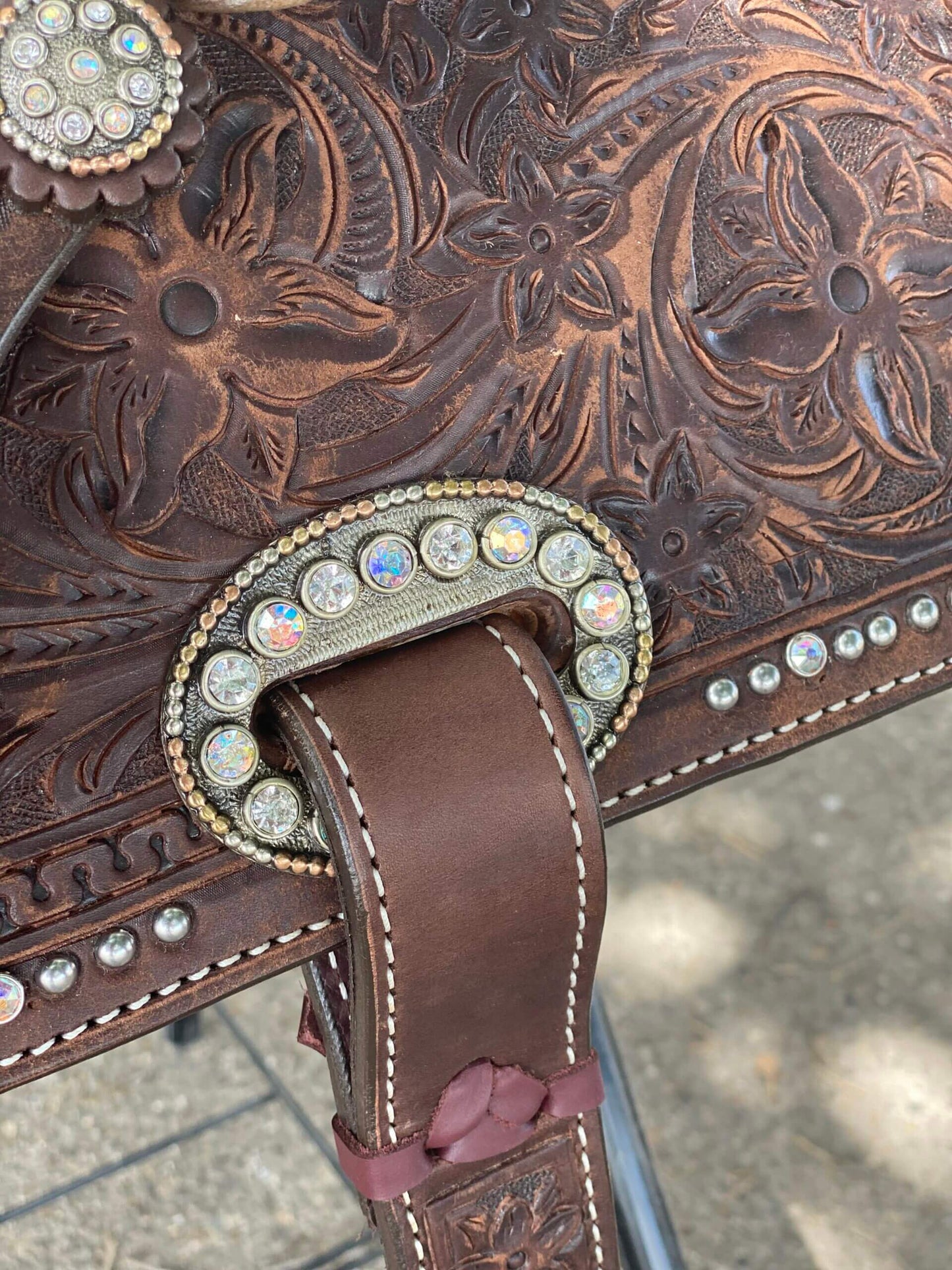 Vintage Glam Barrel Saddle